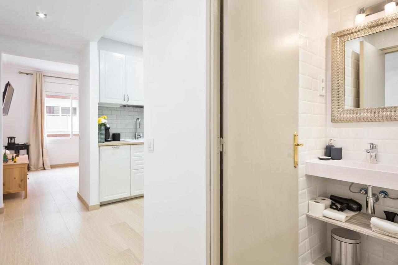 Apartment Eduardo Barcelona Bagian luar foto