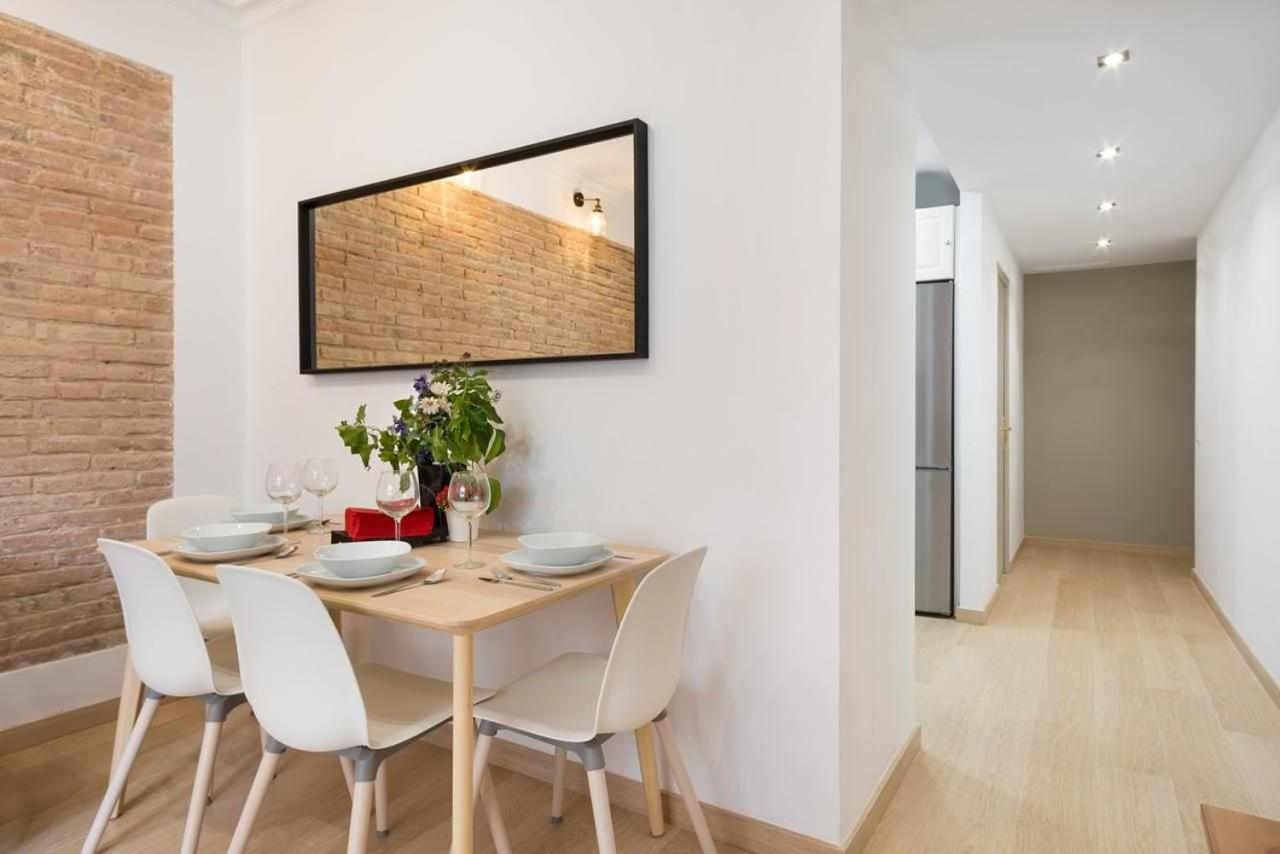 Apartment Eduardo Barcelona Bagian luar foto